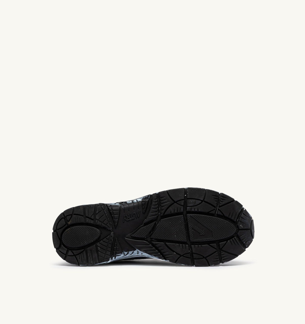 HYPERWAY SUPER VINTAGE SNEAKERS IN BLACK AND SILVER SUEDE - AUTRY Essential