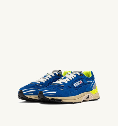 HYPERWAY SNEAKERS IN PRINCESS BLUE AND VANILLA ICE MESH AND SUEDE - AUTRY Value