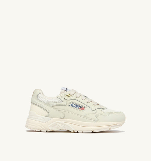 HYPERWAY SNEAKERS IN WHISPER WHITE MESH AND NAPA LEATHER - AUTRY Quality