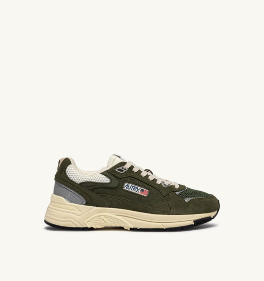 HYPERWAY SNEAKERS IN MARSHMALLOW AND SAGE SUEDE AND MESH - AUTRY Great Value