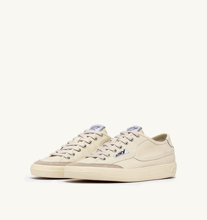 WINDSCAPE LOW SNEAKERS IN CREAM CANVAS - AUTRY Quality