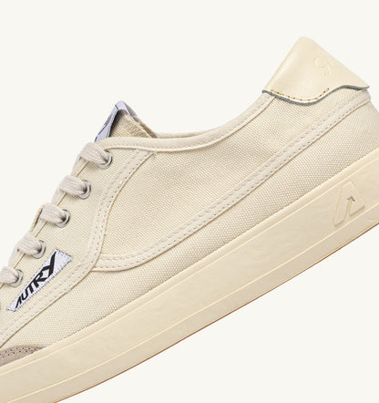 WINDSCAPE LOW SNEAKERS IN CREAM CANVAS - AUTRY Quality