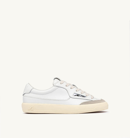 WINDSCAPE LOW SNEAKERS IN WHITE LEATHER - AUTRY Essential