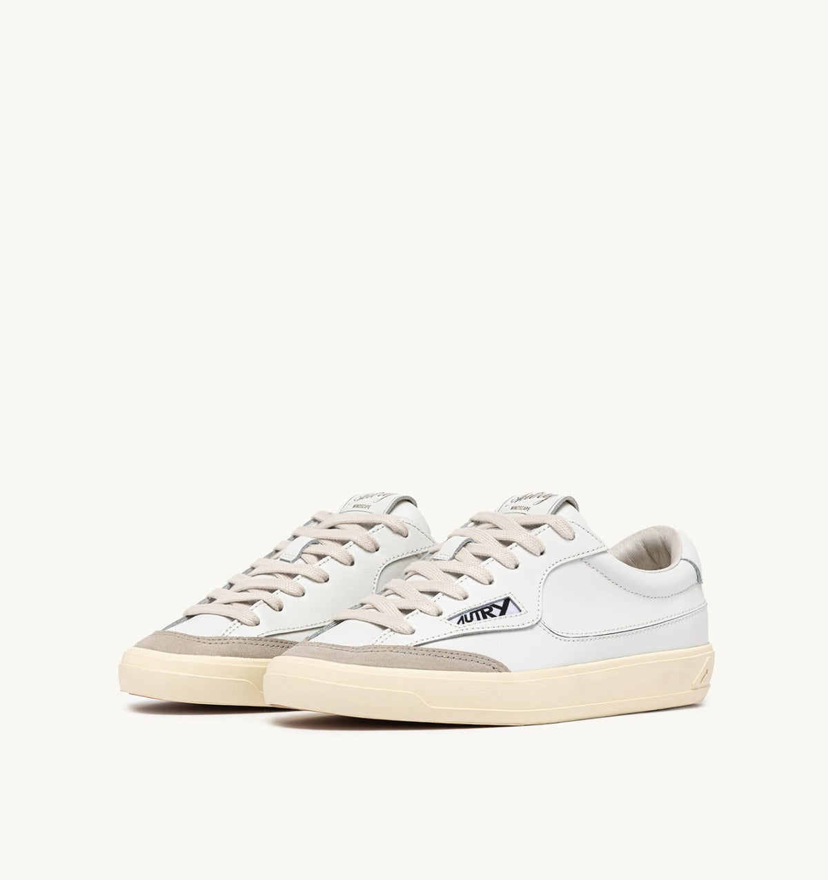 WINDSCAPE LOW SNEAKERS IN WHITE LEATHER - AUTRY Essential