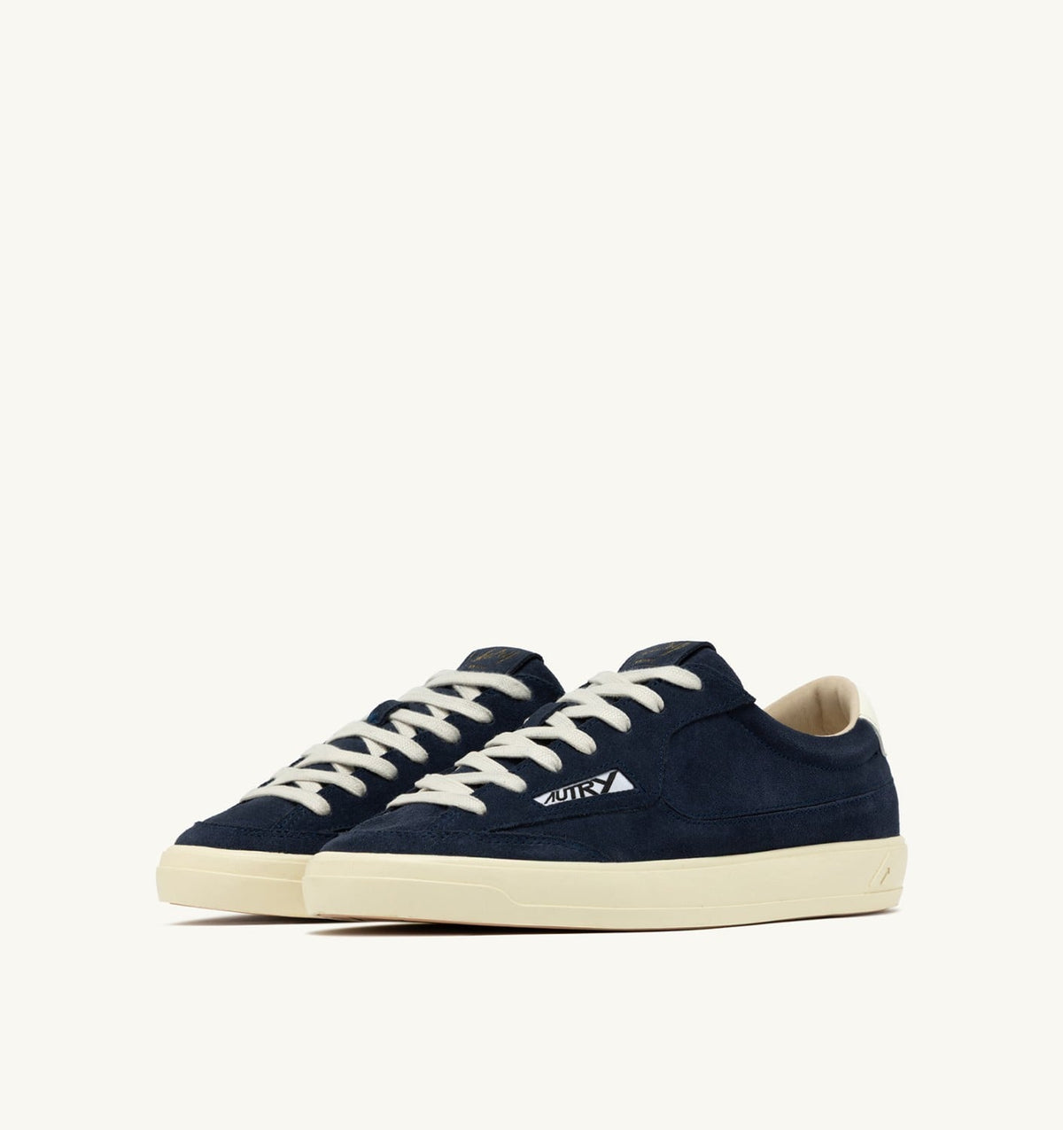 WINDSCAPE LOW SNEAKERS IN NAVY AND MARSHMALLOW SUEDE - AUTRY Value