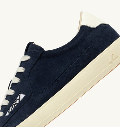 WINDSCAPE LOW SNEAKERS IN NAVY AND MARSHMALLOW SUEDE - AUTRY Value