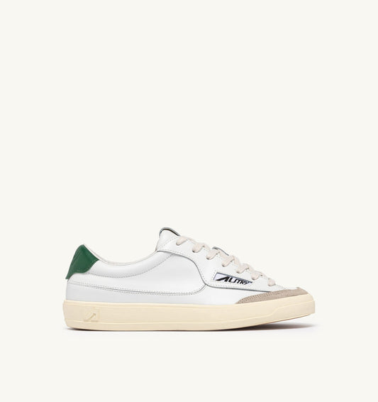 WINDSCAPE LOW SNEAKERS IN WHITE AND AMAZON LEATHER - AUTRY Great Value