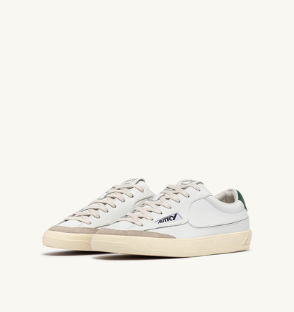 WINDSCAPE LOW SNEAKERS IN WHITE AND AMAZON LEATHER - AUTRY Great Value