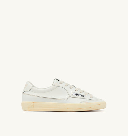 WINDSCAPE LOW SUPER VINTAGE SNEAKERS IN WHITE LEATHER - AUTRY Great Value