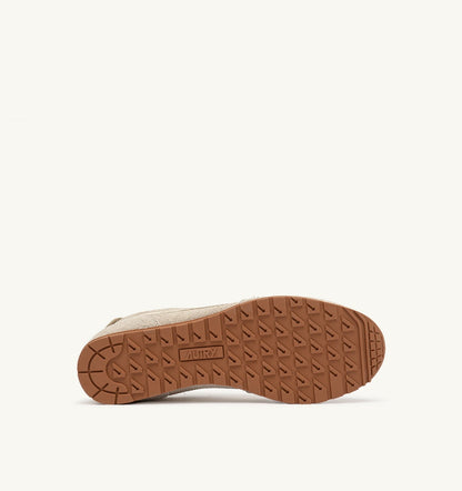 WINDSPIN SNEAKERS IN WIFE AND RUTABAGA SUEDE AND LEATHER - AUTRY Essential