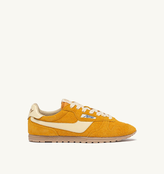 SNEAKERS WINDSPIN IN SUEDE AND LEATHER COLOR MINERAL YELLOW AND RUTABAGA - AUTRY Value