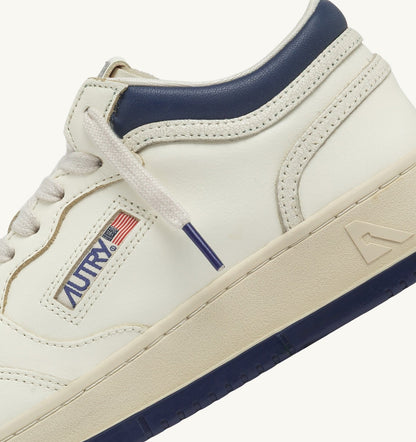 MED-WAY SNEAKERS IN LEATHER COLOR MARSHMALLOW AND ENSIGN BLUE - AUTRY Great Value