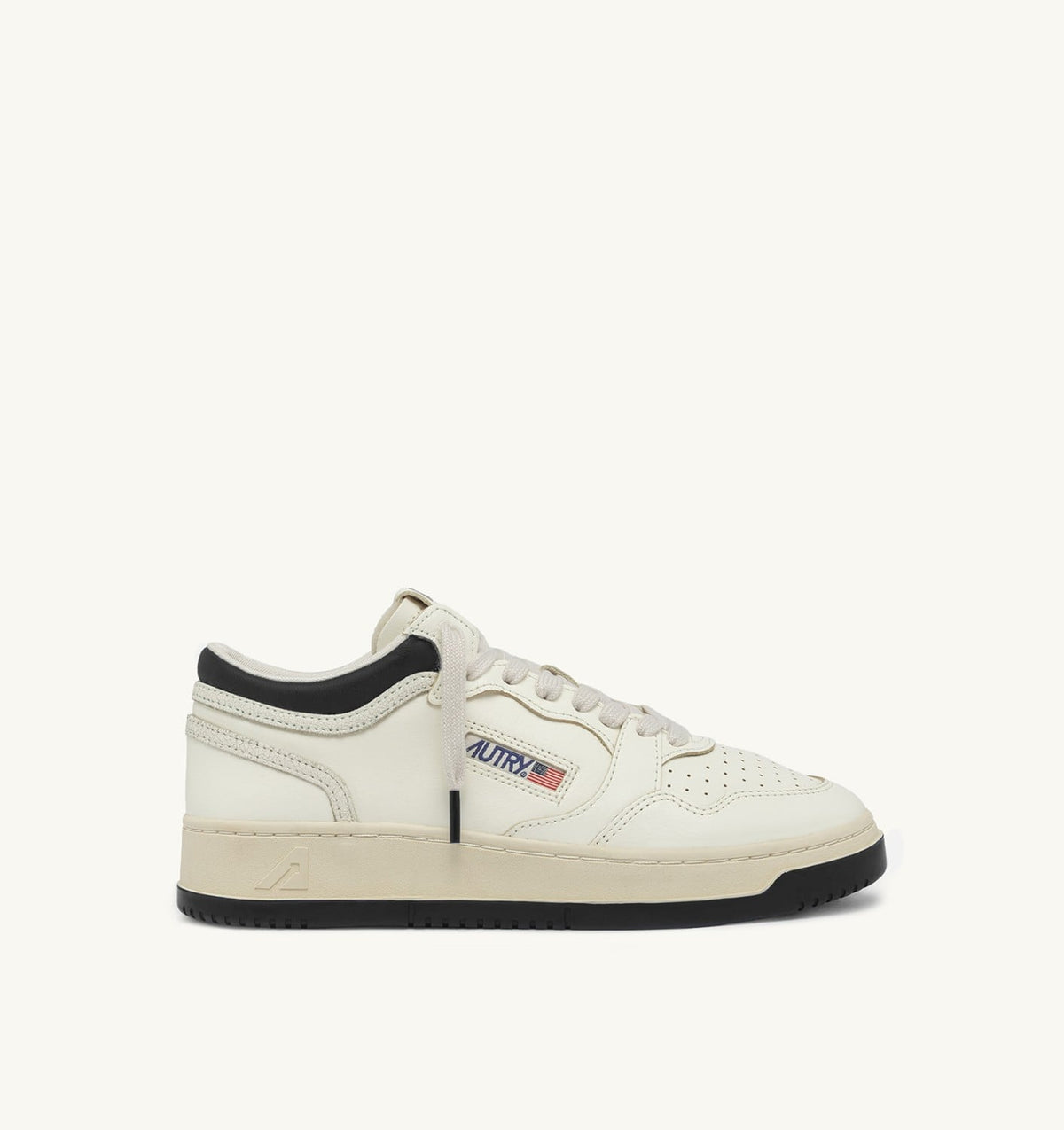 MED-WAY SNEAKERS IN LEATHER COLOR MARSHMALLOW AND BLACK - AUTRY Latest