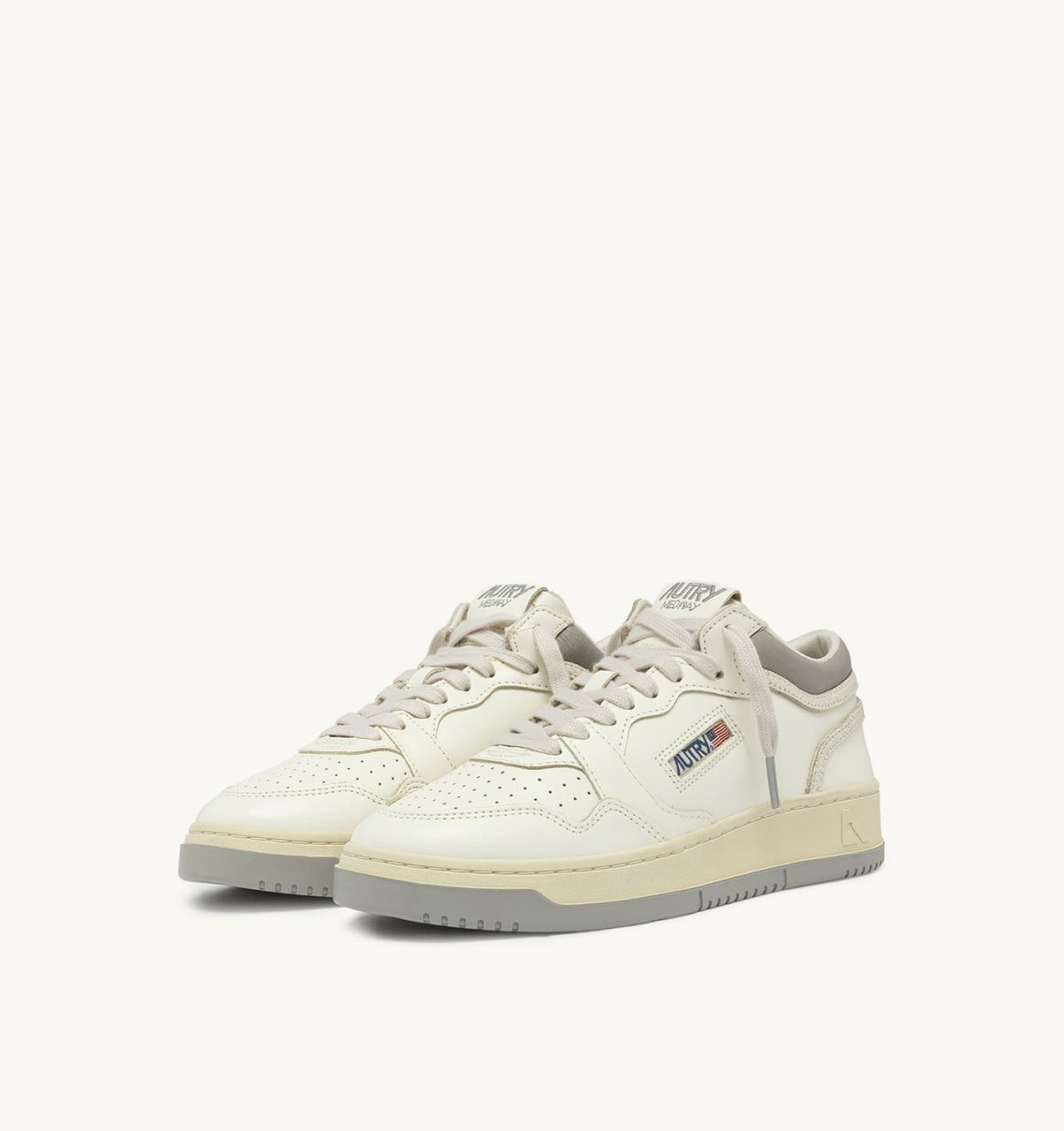 MED-WAY SNEAKERS IN LEATHER COLOR MARSHMALLOW AND VAPOR - AUTRY Quality