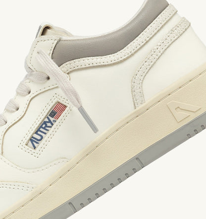 MED-WAY SNEAKERS IN LEATHER COLOR MARSHMALLOW AND VAPOR - AUTRY Quality