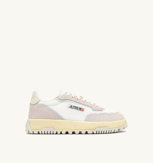 WILDPACE LOW SNEAKERS IN WHITE AND MARSHMALLOW DRAGON MESH AND SUEDE - AUTRY Value