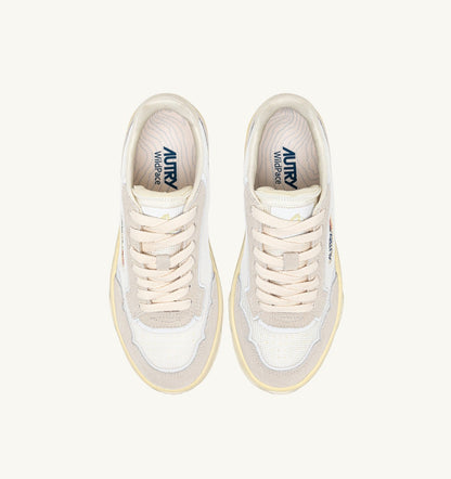 WILDPACE LOW SNEAKERS IN WHITE AND MARSHMALLOW DRAGON MESH AND SUEDE - AUTRY Value
