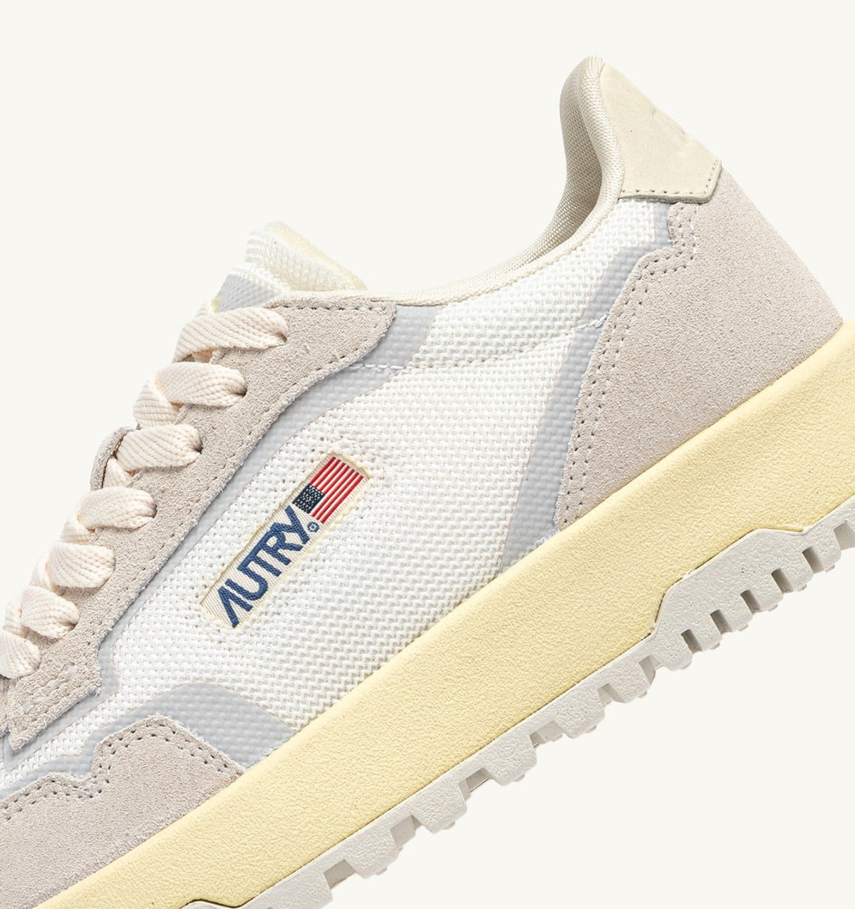 WILDPACE LOW SNEAKERS IN WHITE AND MARSHMALLOW DRAGON MESH AND SUEDE - AUTRY Value