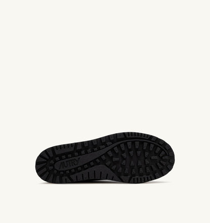 WILDPACE LOW SNEAKERS IN BLACK DRAGON MESH AND SUEDE - AUTRY Quality