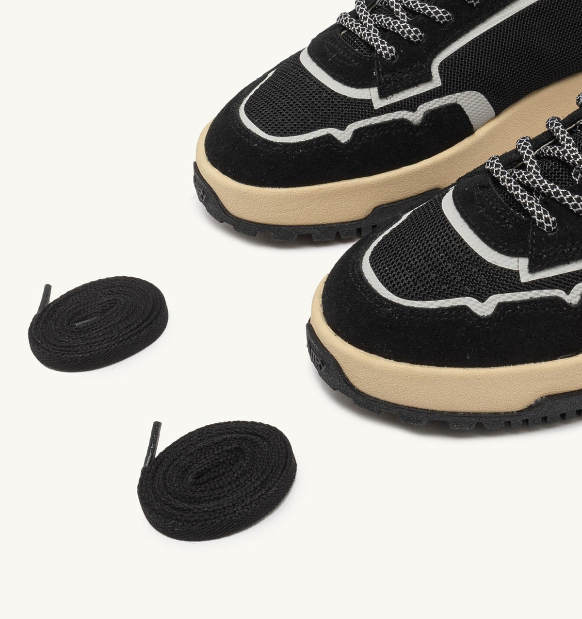 WILDPACE LOW SNEAKERS IN BLACK DRAGON MESH AND SUEDE - AUTRY Quality