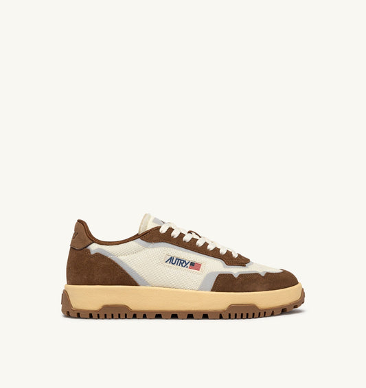 WILDPACE SNEAKERS IN MARSHMALLOW AND CIGAR DRAGON MESH AND SUEDE - AUTRY Essential