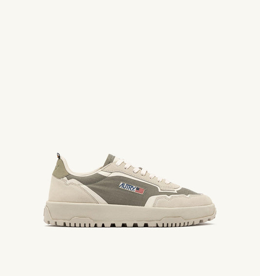 WILDPACE LOW SNEAKERS IN ELM AND WHITE CORDURA AND SUEDE - AUTRY Value