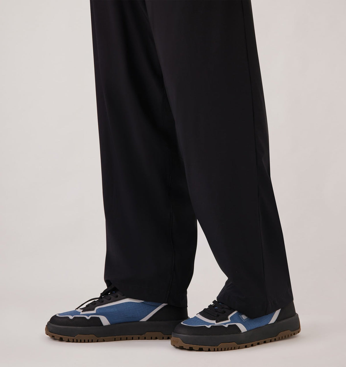 WILDPACE LOW SNEAKERS IN RIPSTOP NYLON AND LEATHER COLOR DARK BLUE AND BLACK - AUTRY Essential