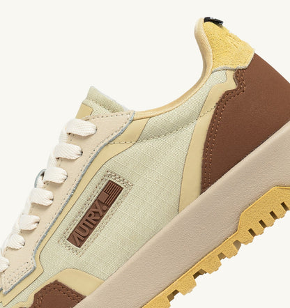 WILDPACE LOW SNEAKERS IN RIPSTOP NYLON AND LEATHER COLOR FOG AND THRUSH - AUTRY Everyday