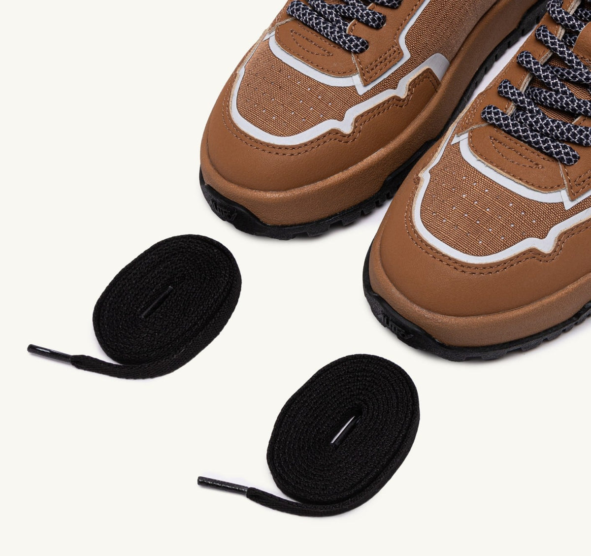 WILDPACE LOW SNEAKERS IN RIPSTOP NYLON AND LEATHER COLOR BROWN SUGAR AND REFLEX - AUTRY Great Value