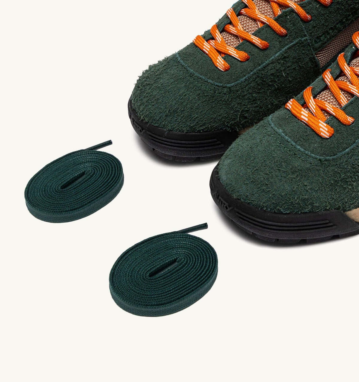 MALGA COURCHEVEL IN PINE AND ORANGE OCHRE SUEDE - AUTRY Essential