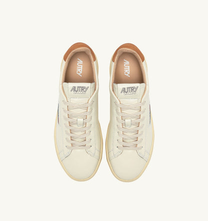 DALLAS LOW SNEAKERS IN MARSHMALLOW AND BROWN SUGAR LEATHER - AUTRY Value