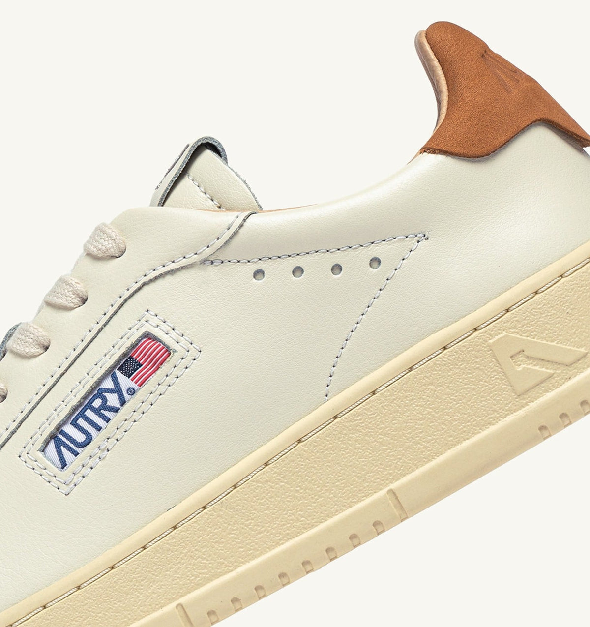 DALLAS LOW SNEAKERS IN MARSHMALLOW AND BROWN SUGAR LEATHER - AUTRY Value