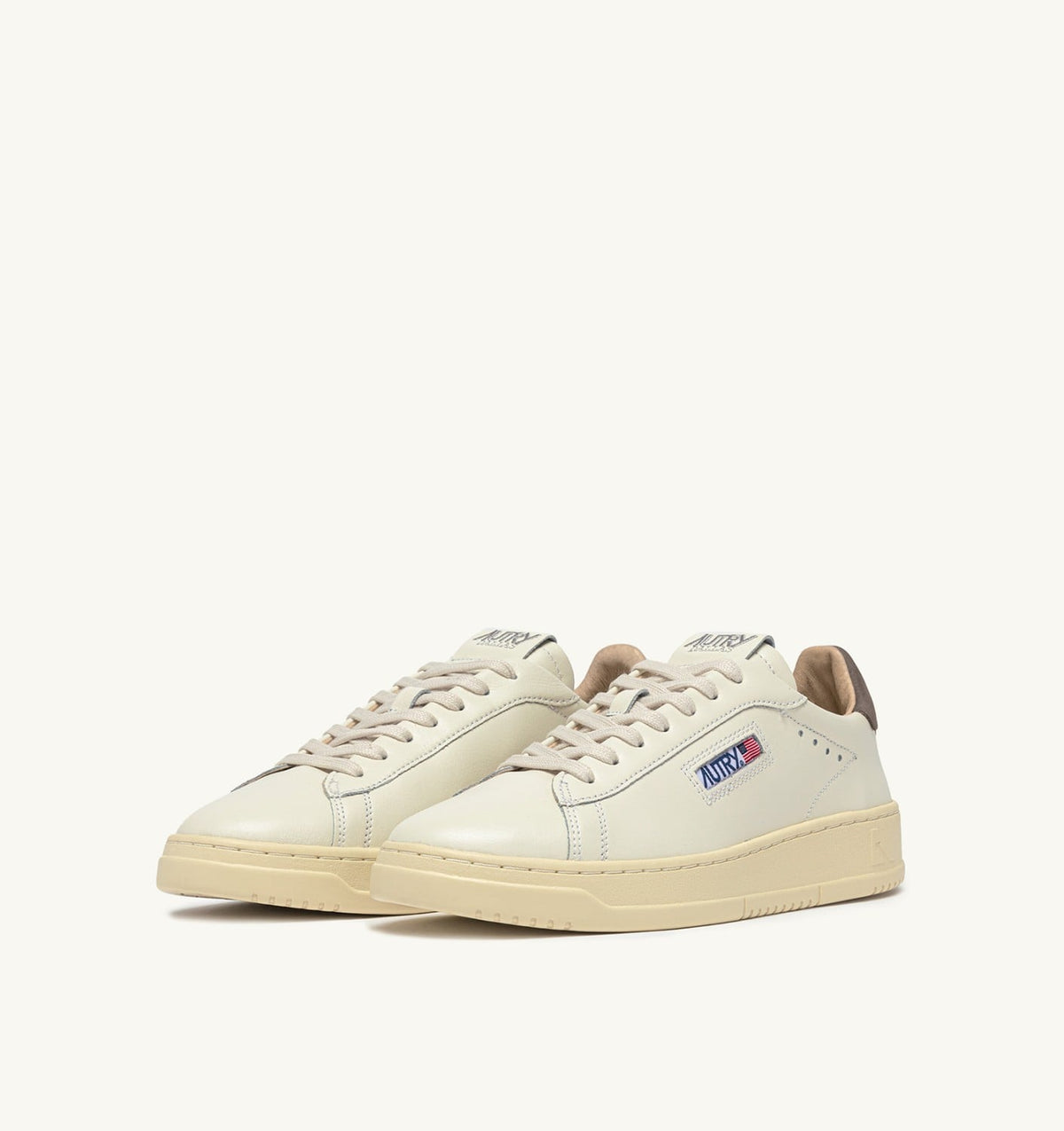 DALLAS LOW SNEAKERS IN MARSHMALLOW AND MOREL LEATHER - AUTRY Classic