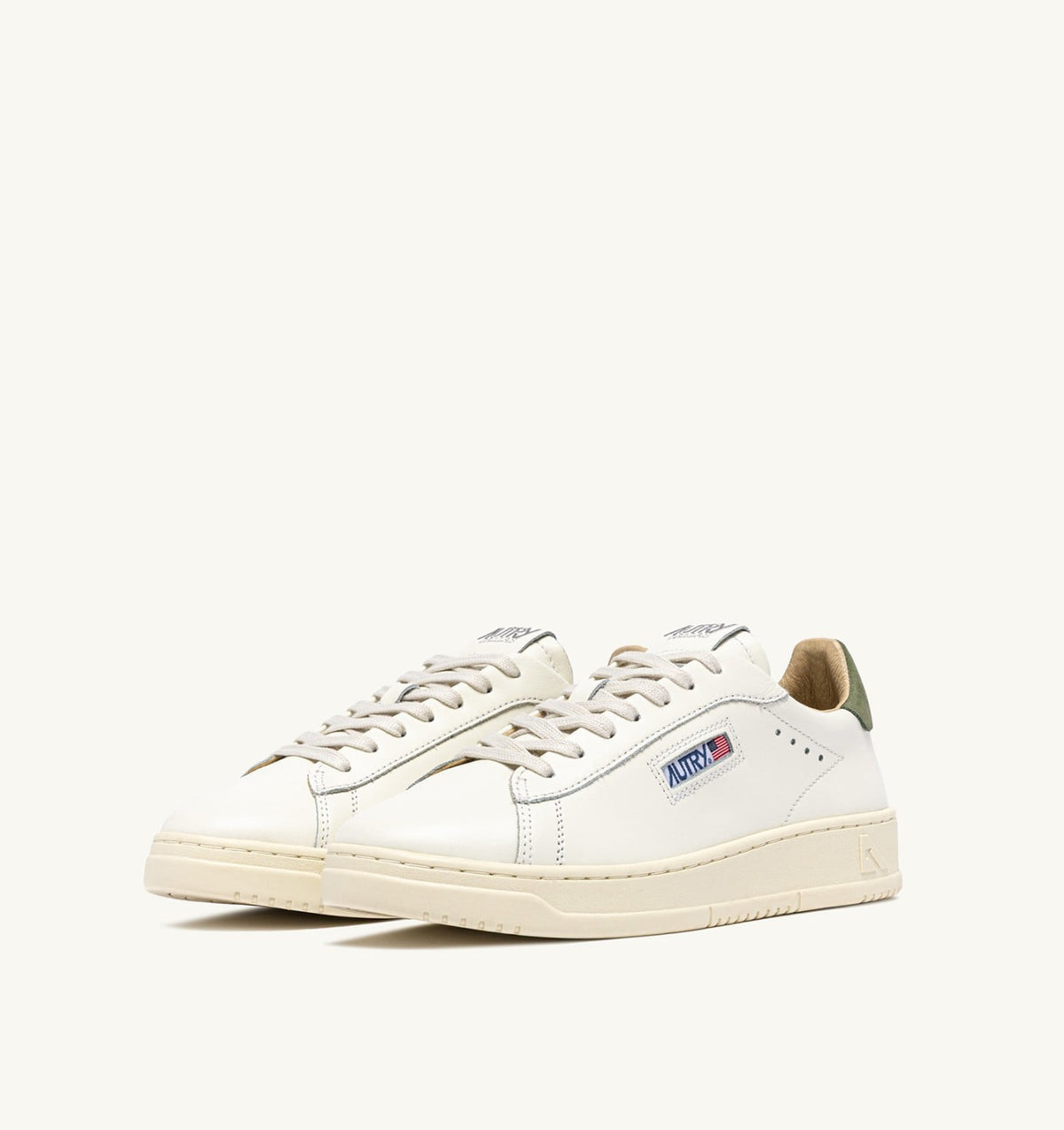 DALLAS LOW SNEAKERS IN LODEN GREEN AND MARSHMALLOW LEATHER - AUTRY Essential