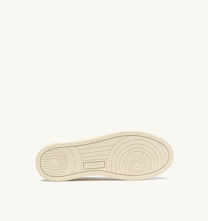 DALLAS LOW SNEAKERS IN LODEN GREEN AND MARSHMALLOW LEATHER - AUTRY Essential