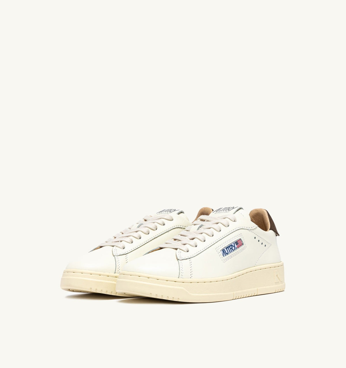 DALLAS LOW SNEAKERS IN TEAK AND MARSHMALLOW LEATHER - AUTRY Everyday