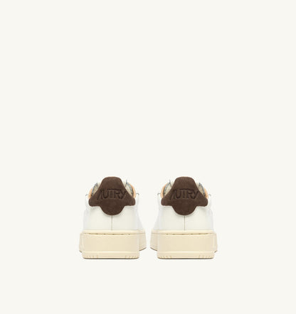 DALLAS LOW SNEAKERS IN TEAK AND MARSHMALLOW LEATHER - AUTRY Everyday