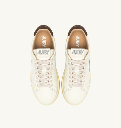DALLAS LOW SNEAKERS IN TEAK AND MARSHMALLOW LEATHER - AUTRY Everyday