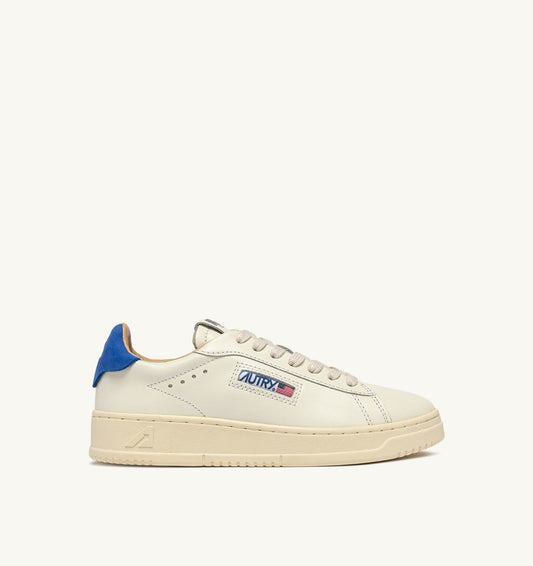 DALLAS LOW SNEAKERS IN MARSHMALLOW AND LAPIS BLUE LEATHER - AUTRY Great Value
