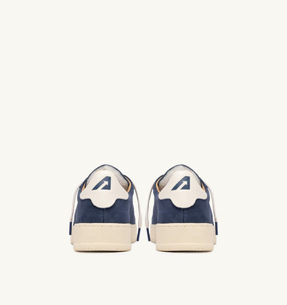 DALLAS LOW SNEAKERS IN BLUETTE SUEDE - AUTRY Quality