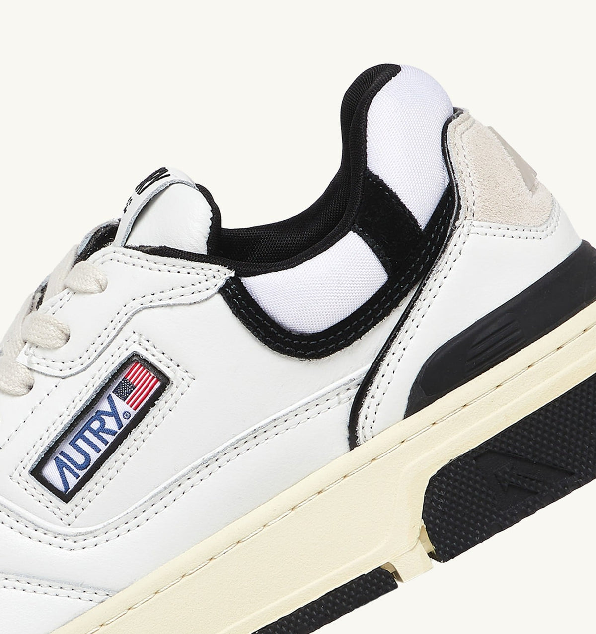 CLC LOW SNEAKERS IN WHITE LEATHER AND BLACK SUEDE - AUTRY Value