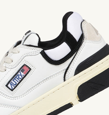 CLC LOW SNEAKERS IN WHITE LEATHER AND BLACK SUEDE - AUTRY Value