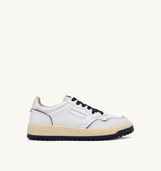 GOLF LOW SNEAKERS IN WHITE AND NAVY LEATHER - AUTRY Classic