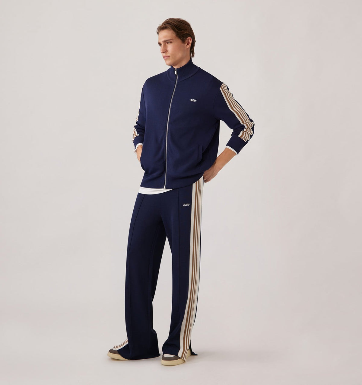 KNITTED TENNIS VISCOSE JOGGERS MAN - AUTRY Quality