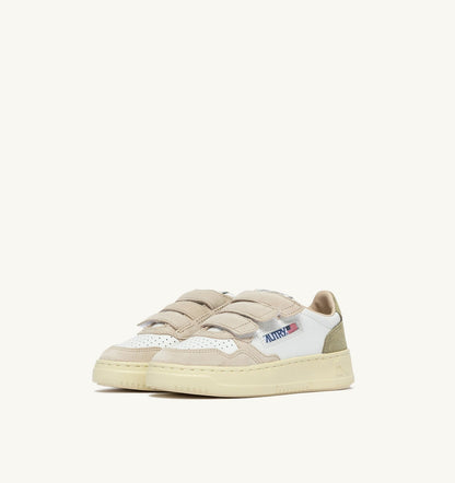 MEDALIST KIDSTRIPES SNEAKERS IN WHITE LEATHER AND GREEN AND SAND SUEDE - AUTRY Quality