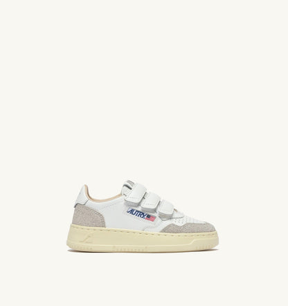 MEDALIST KIDSTRIPES SNEAKERS IN WHITE LEATHER AND GLITTER GRAY LEATHER - AUTRY Everyday