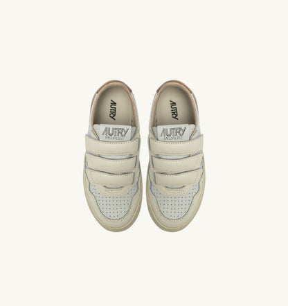 MEDALIST LOW KIDSTRIPES SNEAKERS IN LEATHER COLOR WHISPER WHITE IVORY WHITE AND BROWN SUGAR - AUTRY Great Value