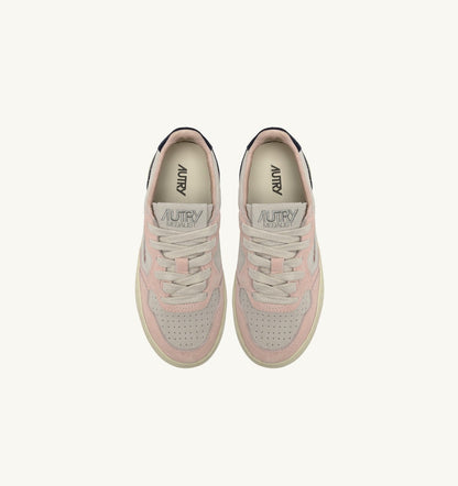 MEDALIST KIDS LOW SNEAKERS IN SUEDE COLOR ATLANTIC WHITE AND ROSEMARY - AUTRY Everyday