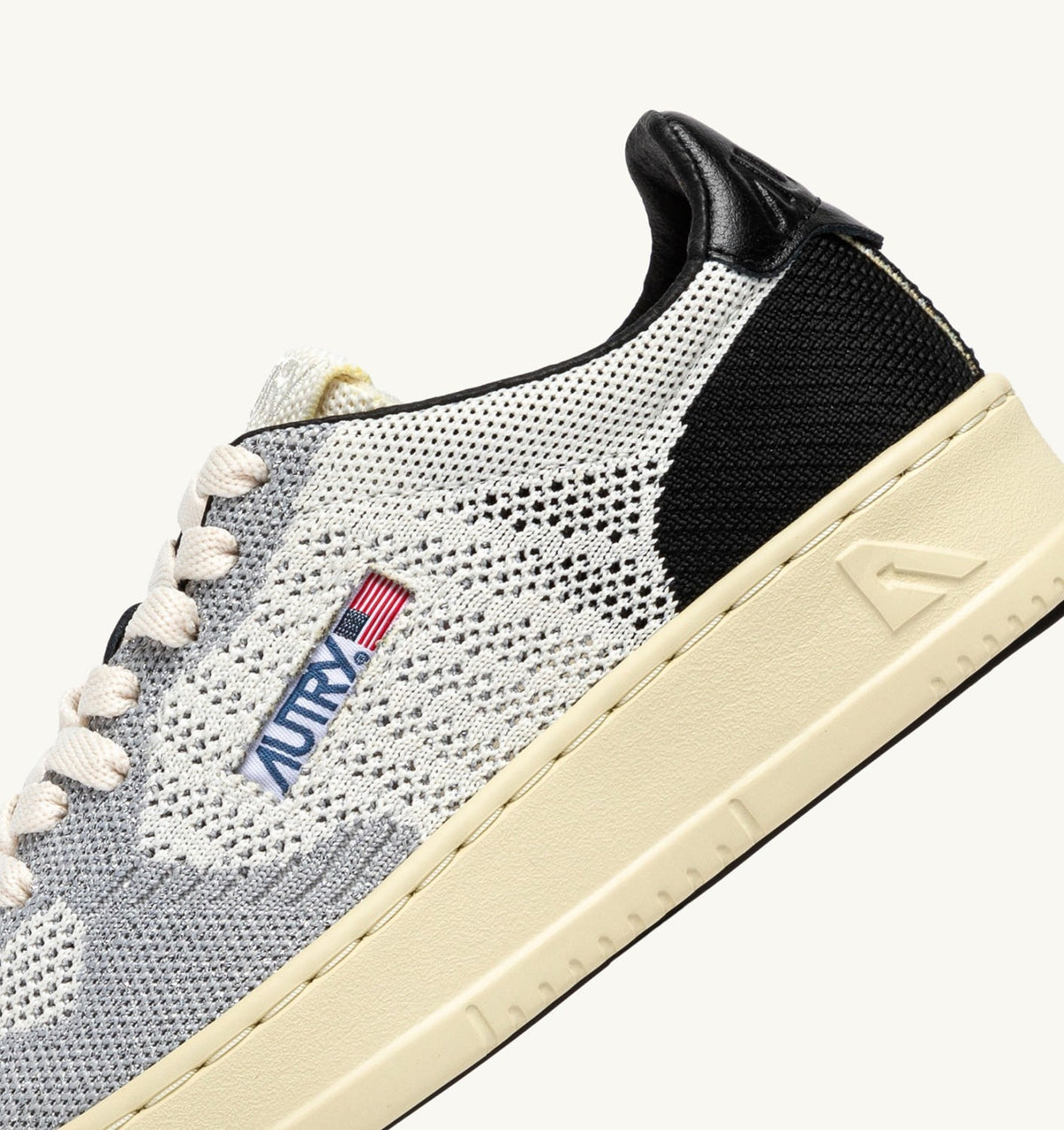 MEDALIST EASEKNIT LOW SNEAKERS IN IVORY WHITE BLACK AND SILVER KNIT - AUTRY Value