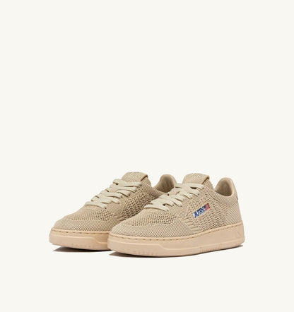 MEDALIST EASEKNIT LOW SNEAKERS IN CREME BRULEE KNIT - AUTRY Quality
